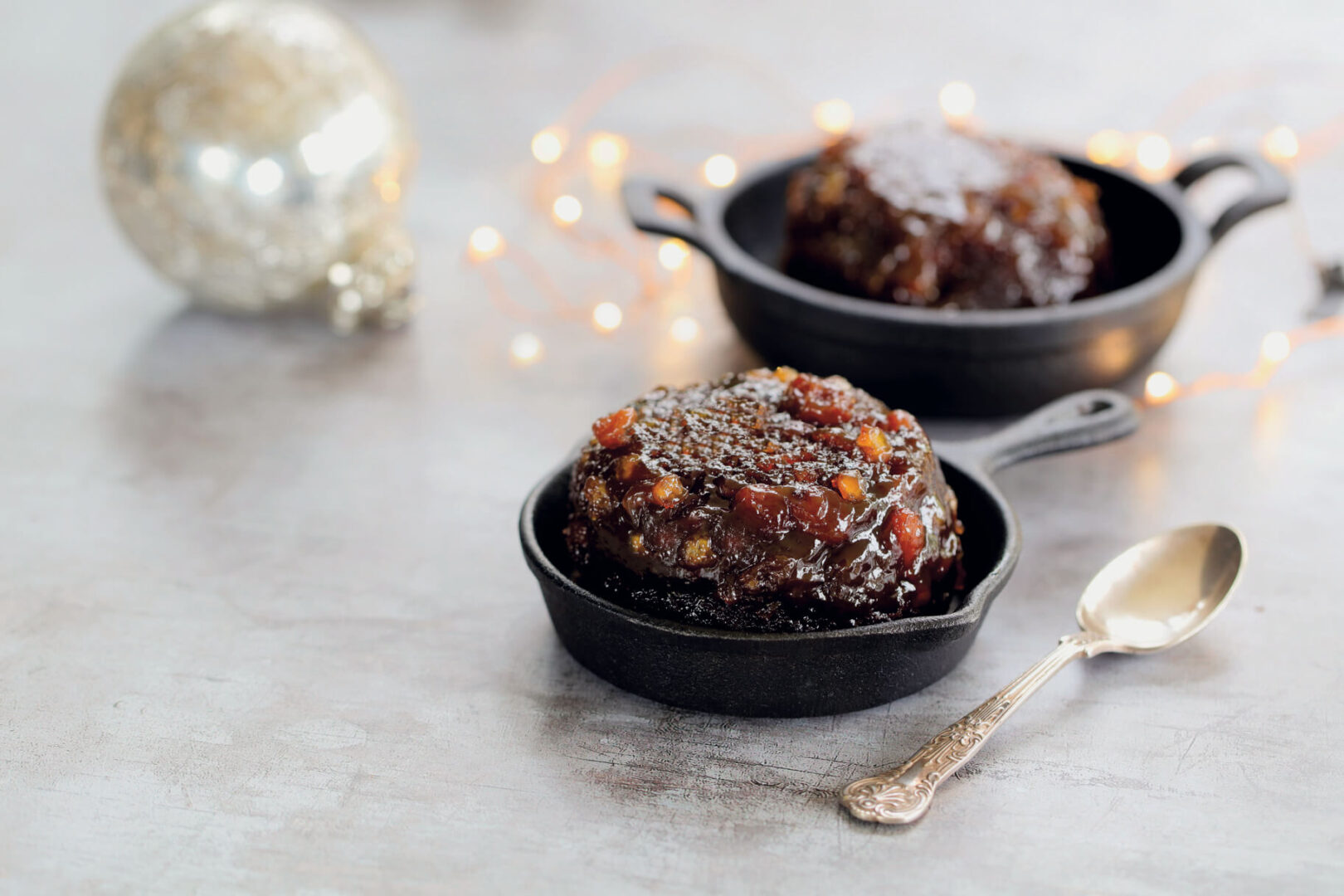 sticky-toffee-christmas-pudding-f49520-md